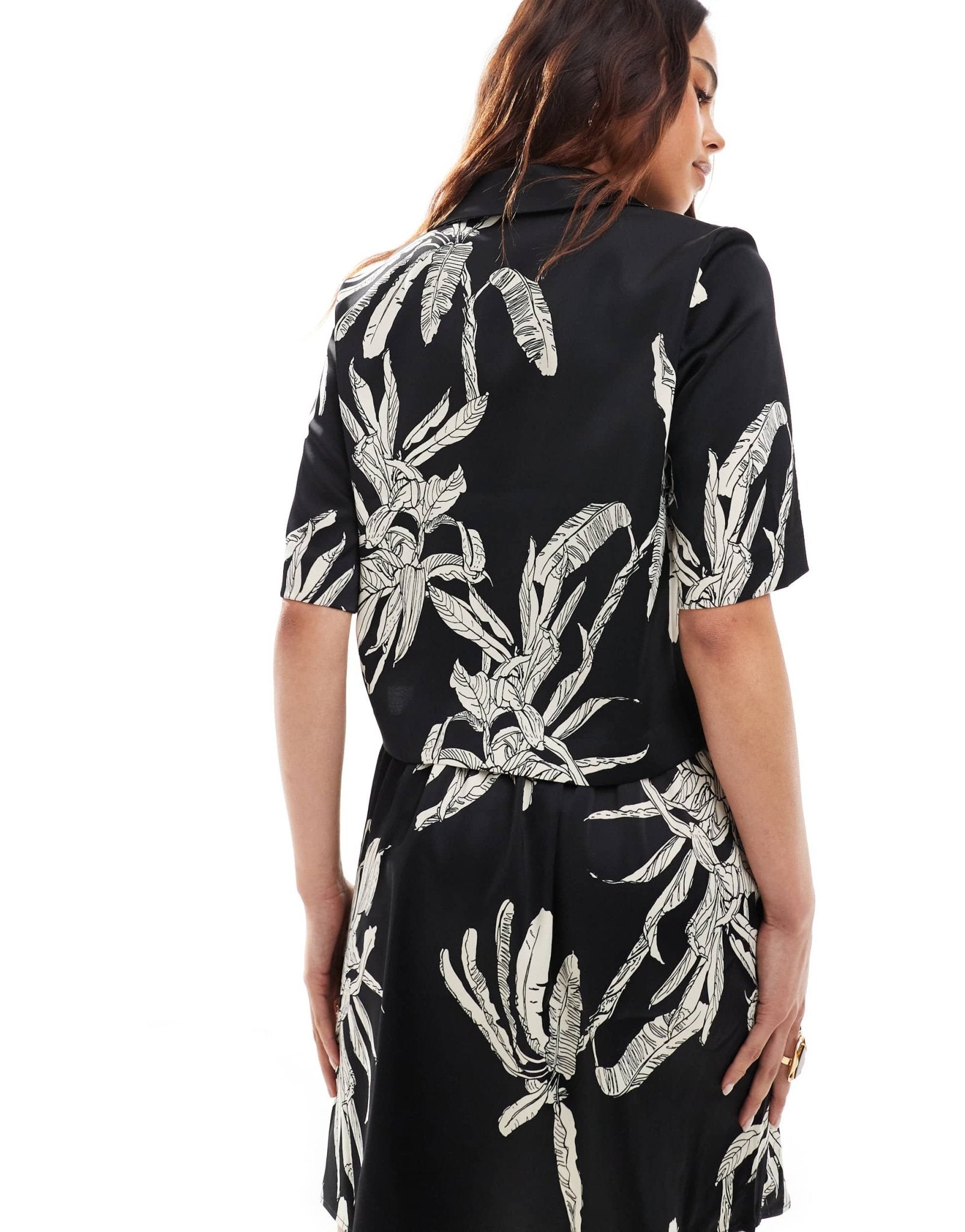 Vero Moda Aware boxy cropped shirt co - ord in palm print - ASOS Sample Sale EU Store