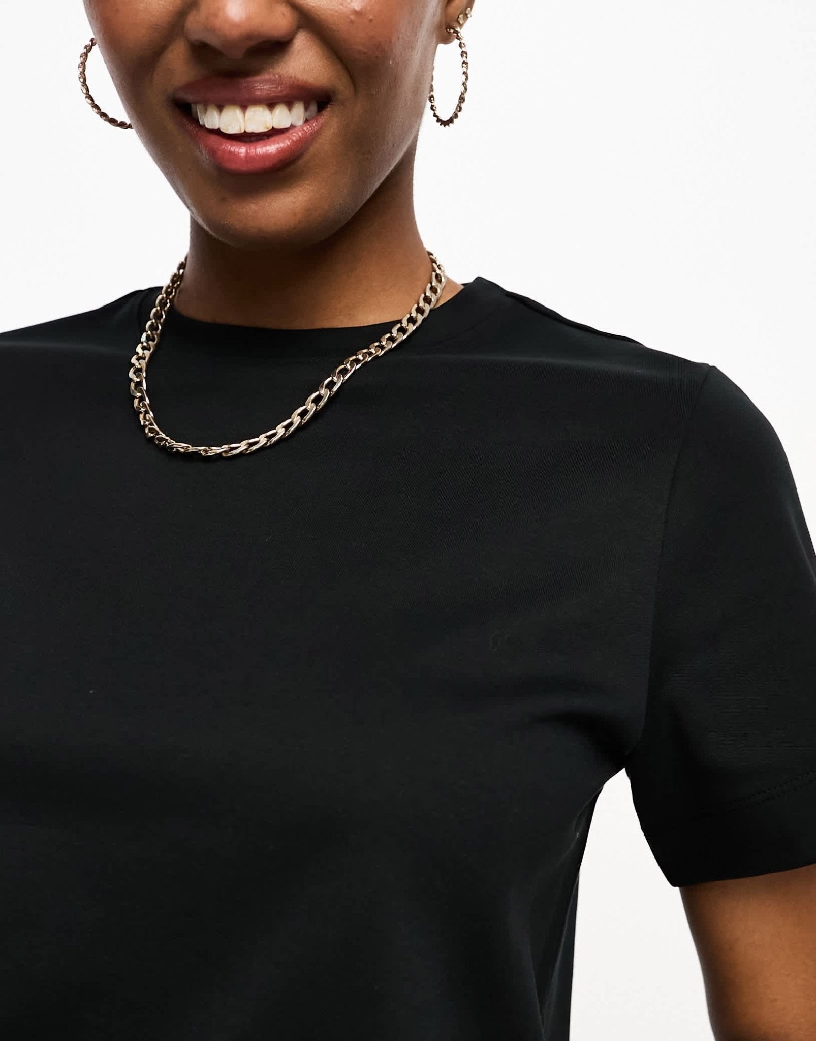 Vero Moda Aware super soft t-shirt in black - ASOS Sample Sale EU Store