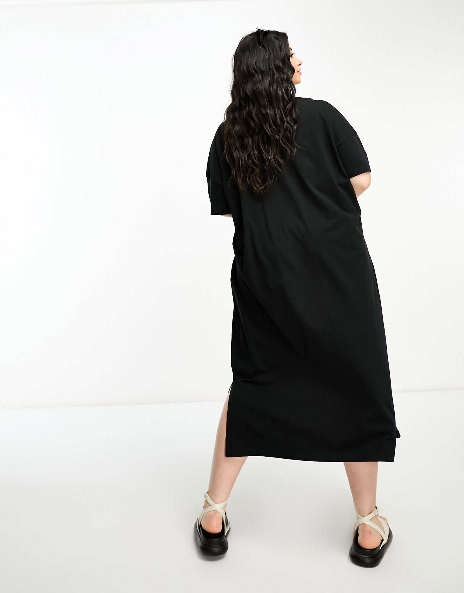 Vero Moda Curve oversized t-shirt maxi dress in black - ASOS Sample Sale EU Store