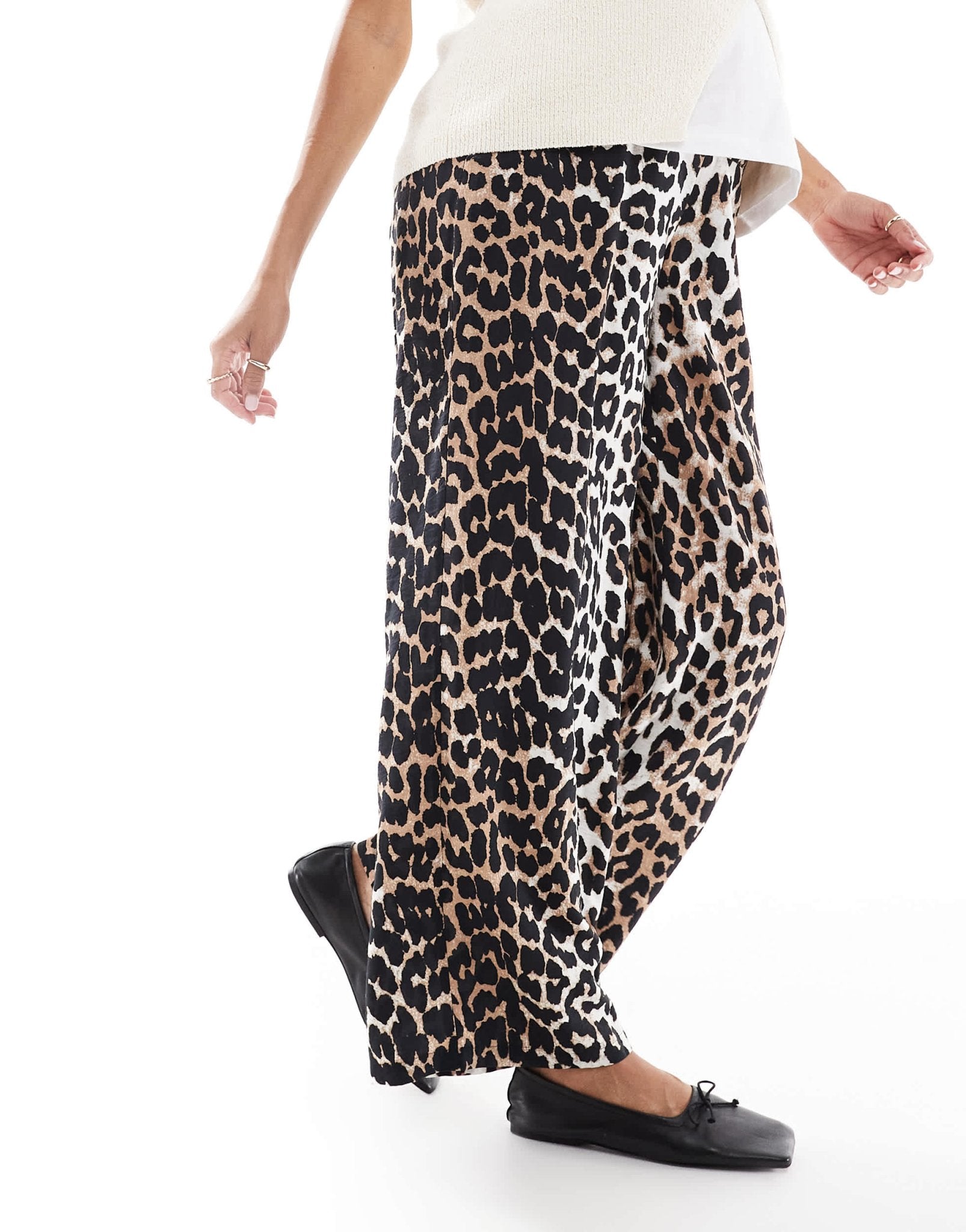 Vero Moda Maternity wide leg pull on trousers in leopard print - MULTI - ASOS Sample Sale EU Store