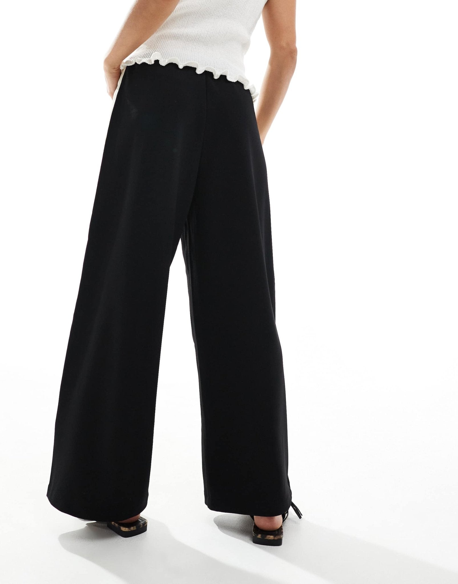 Vero Moda Petite loose pull on trousers with side stripe in black - ASOS Sample Sale EU Store