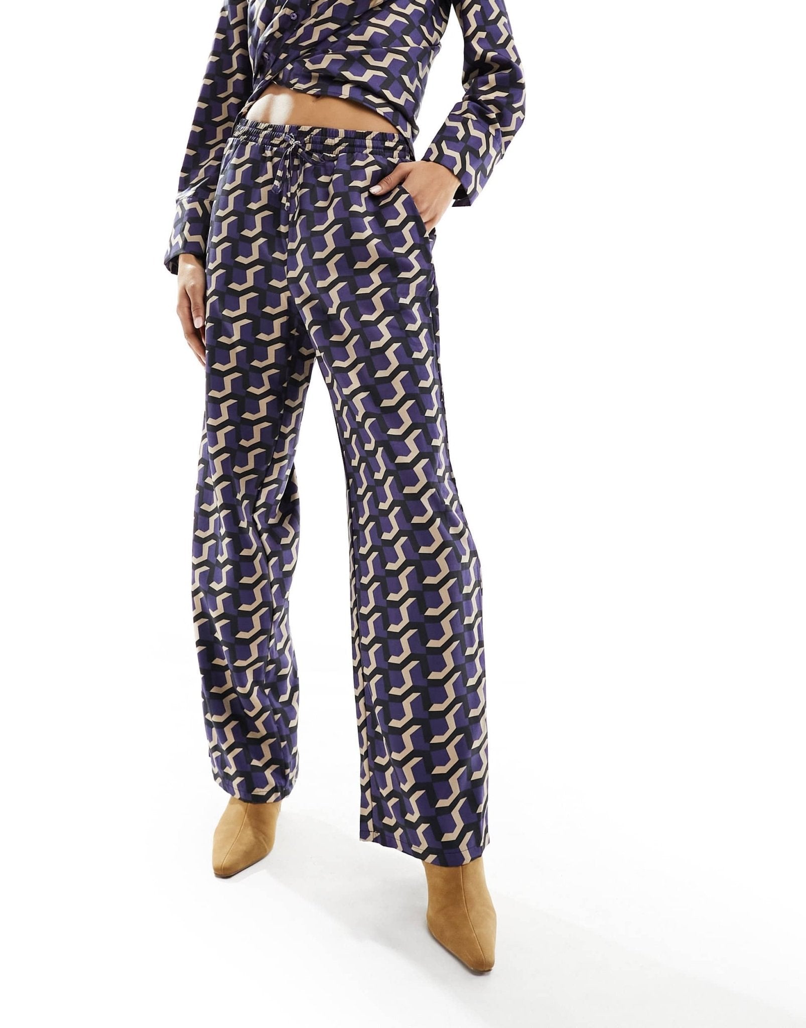 Vero Moda satin trouser co - ord in geo print - ASOS Sample Sale EU Store
