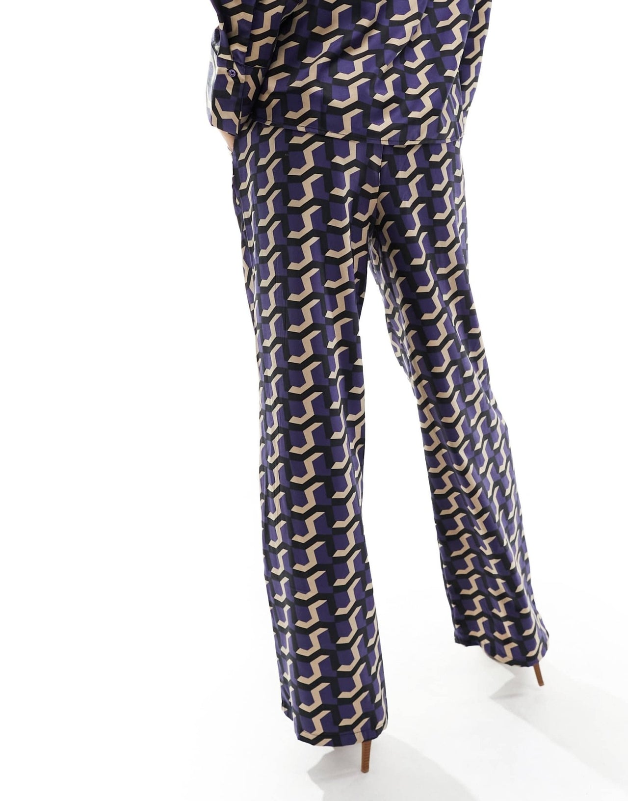Vero Moda satin trouser co - ord in geo print - ASOS Sample Sale EU Store