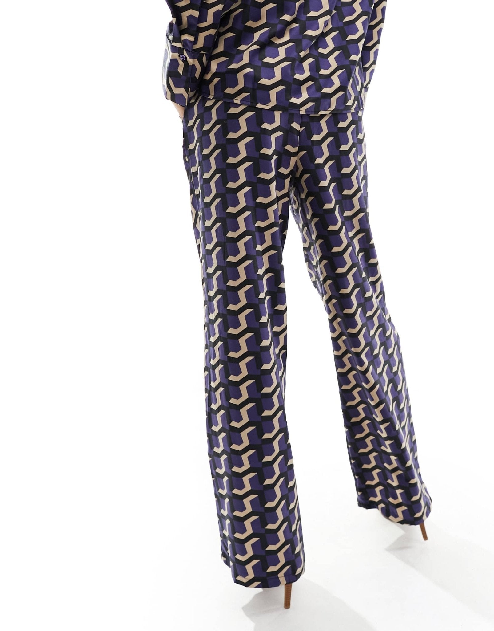 Vero Moda satin trouser co - ord in geo print - ASOS Sample Sale EU Store