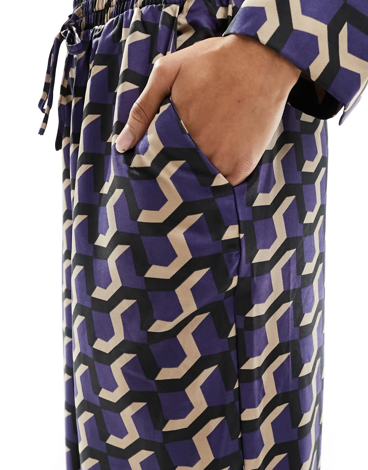 Vero Moda satin trouser co - ord in geo print - ASOS Sample Sale EU Store
