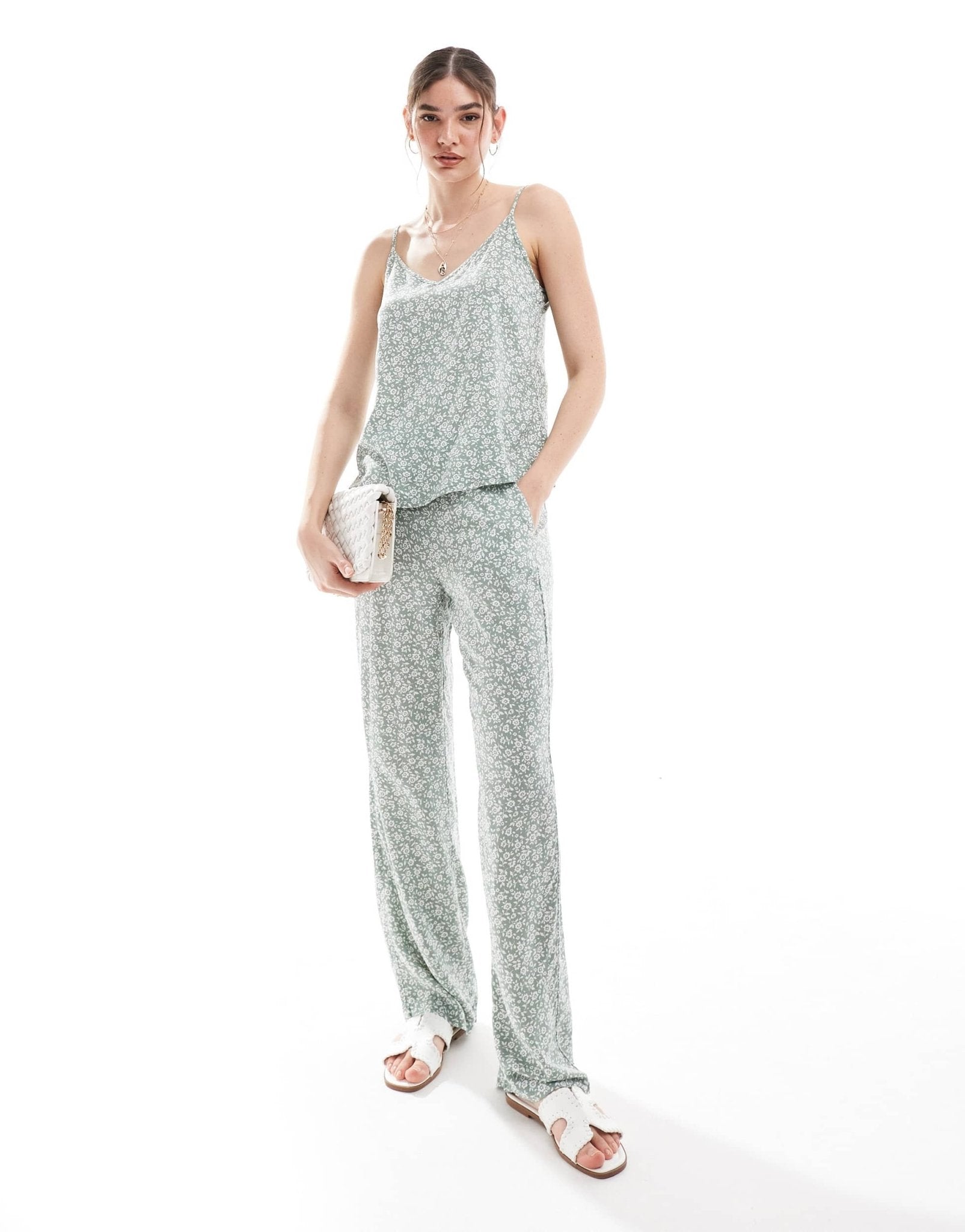 Vero Moda v neck cami top co - ord in sage floral - ASOS Sample Sale EU Store