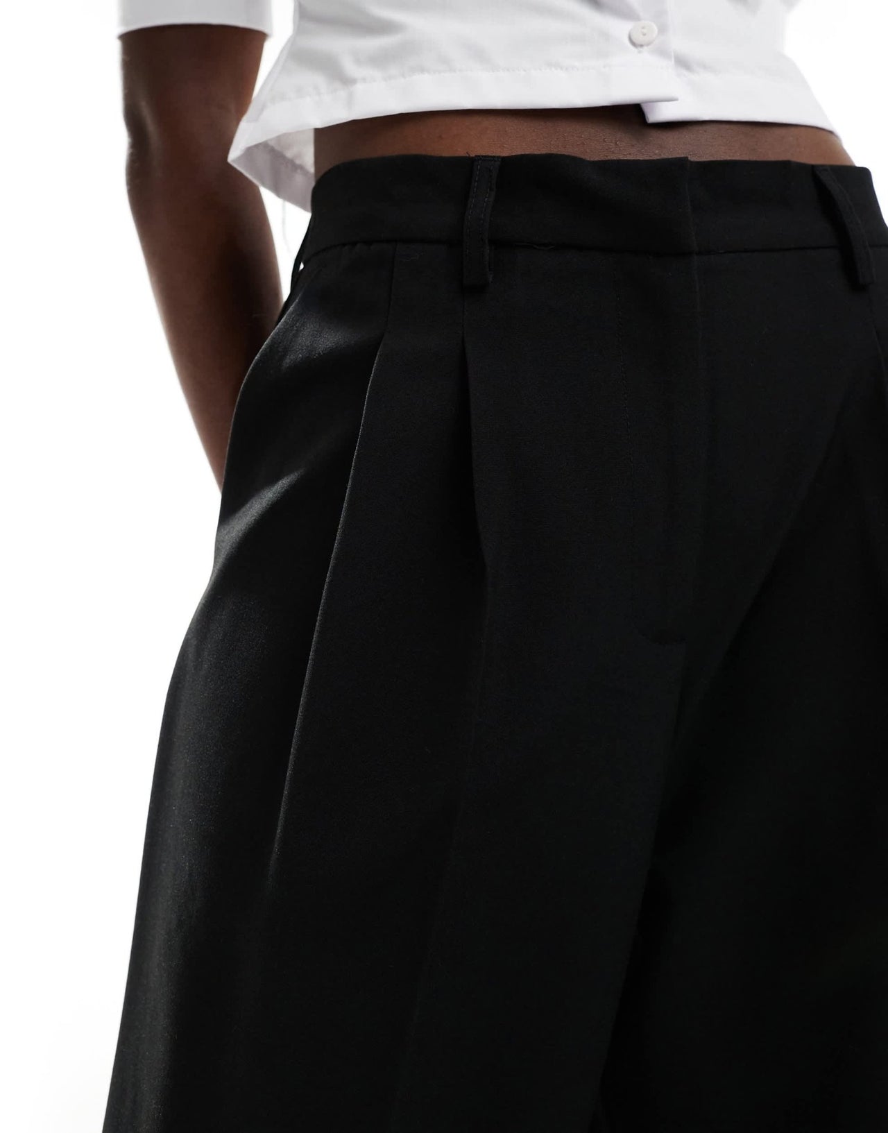 Vero Moda wide leg dad trousers in black - ASOS Sample Sale EU Store