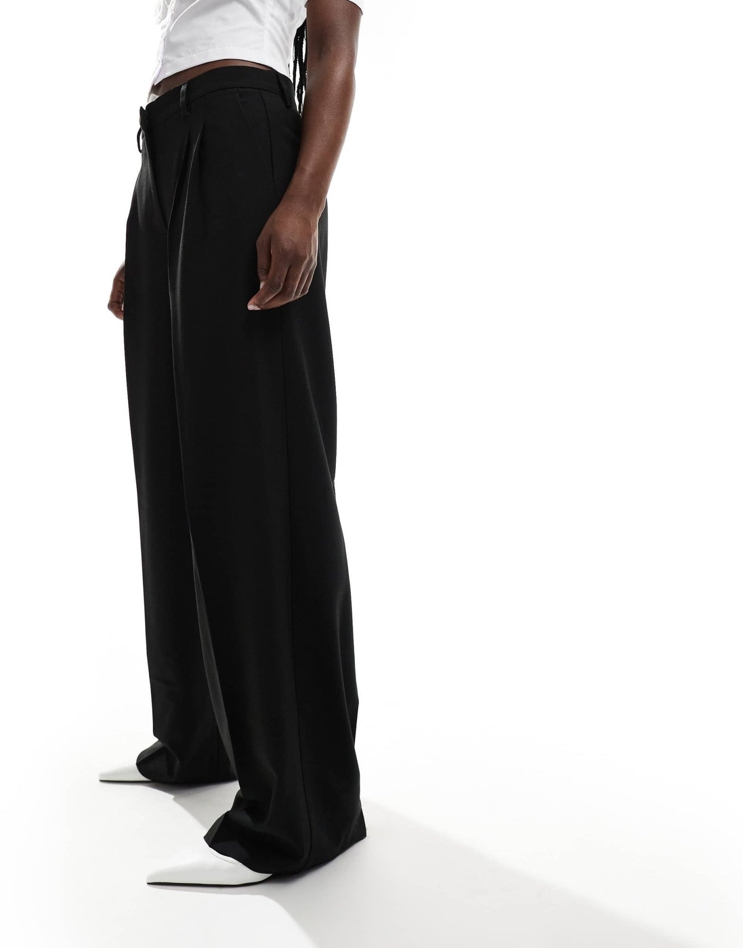 Vero Moda wide leg dad trousers in black - ASOS Sample Sale EU Store