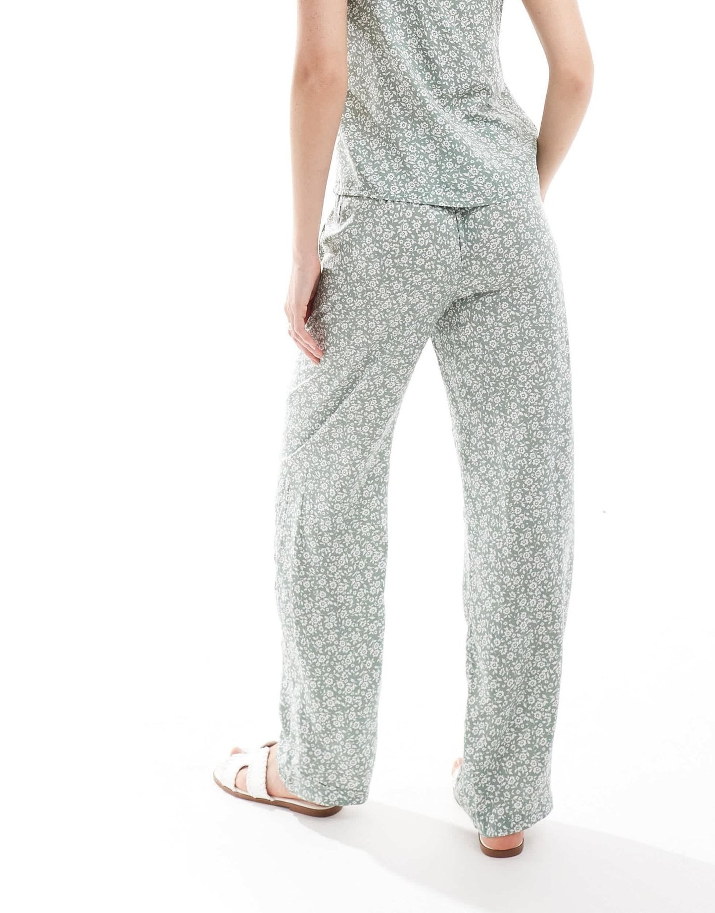 Vero Moda wide leg trouser co - ord in sage floral - ASOS Sample Sale EU Store
