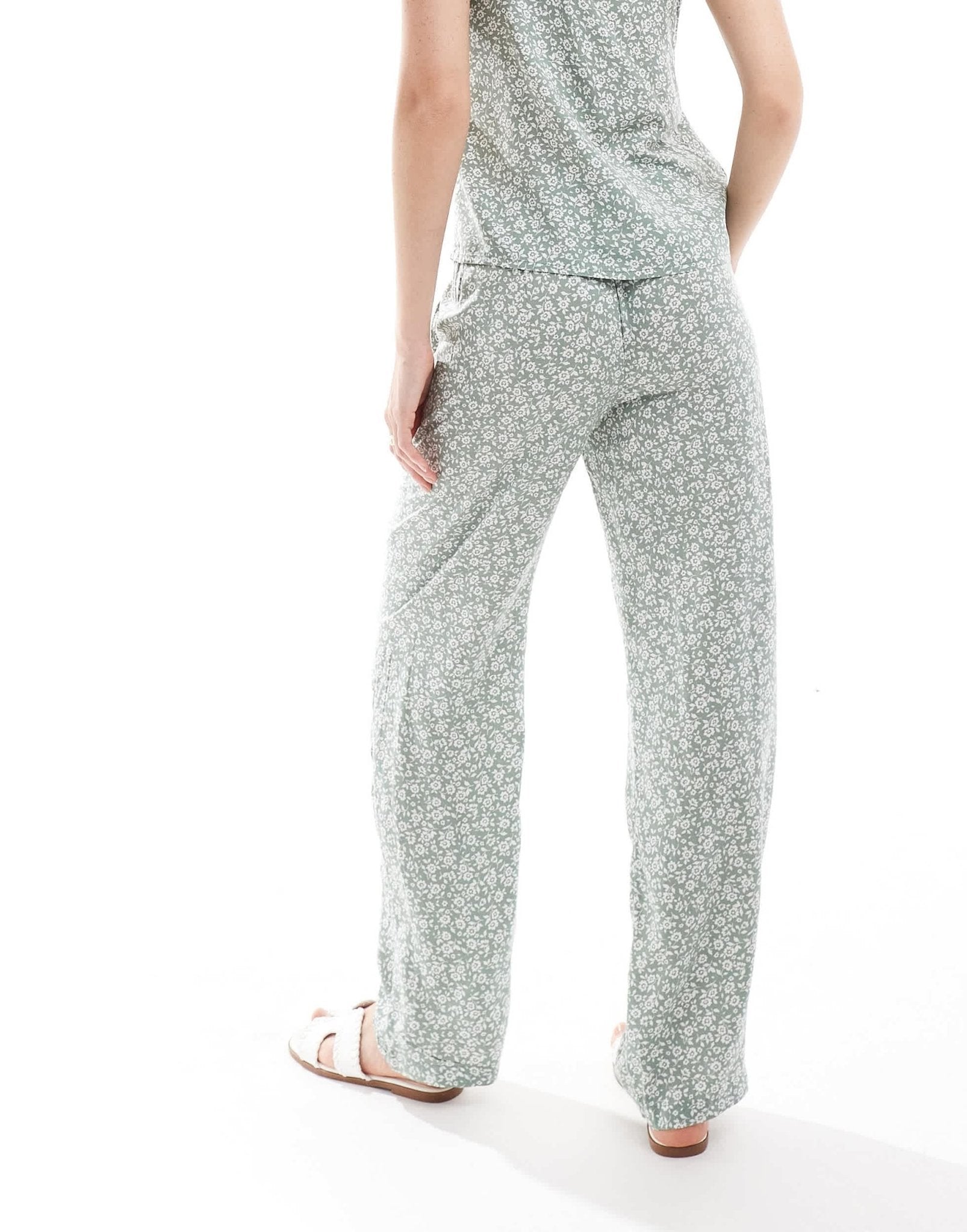Vero Moda wide leg trouser co - ord in sage floral - ASOS Sample Sale EU Store
