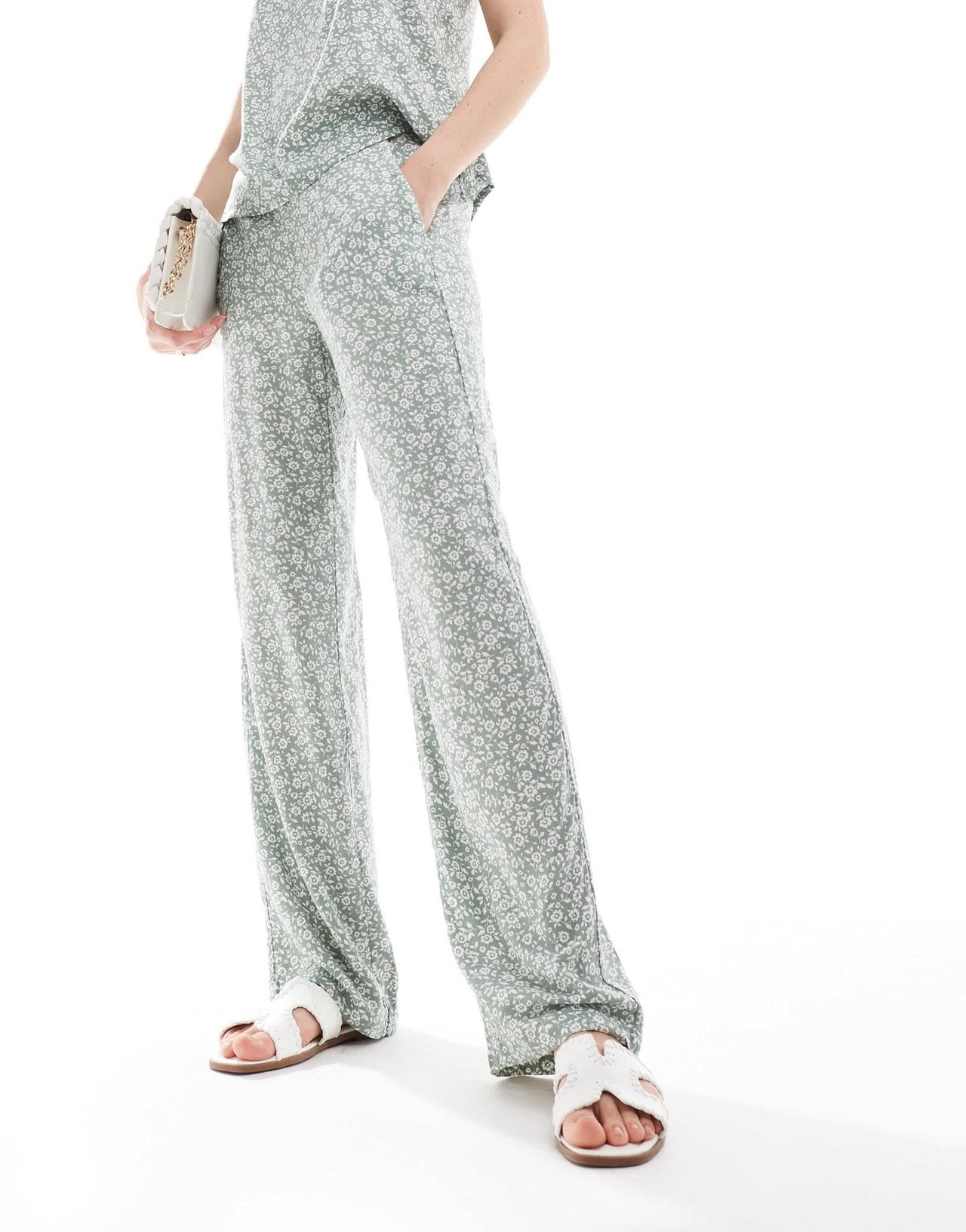 Vero Moda wide leg trouser co - ord in sage floral - ASOS Sample Sale EU Store