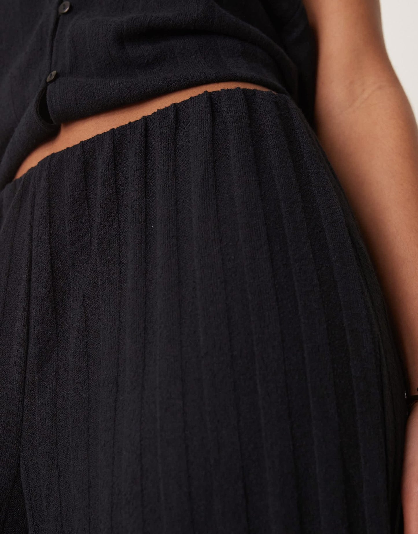 Vila lightweight knitted wide leg trouser co - ord in black - ASOS Sample Sale EU Store