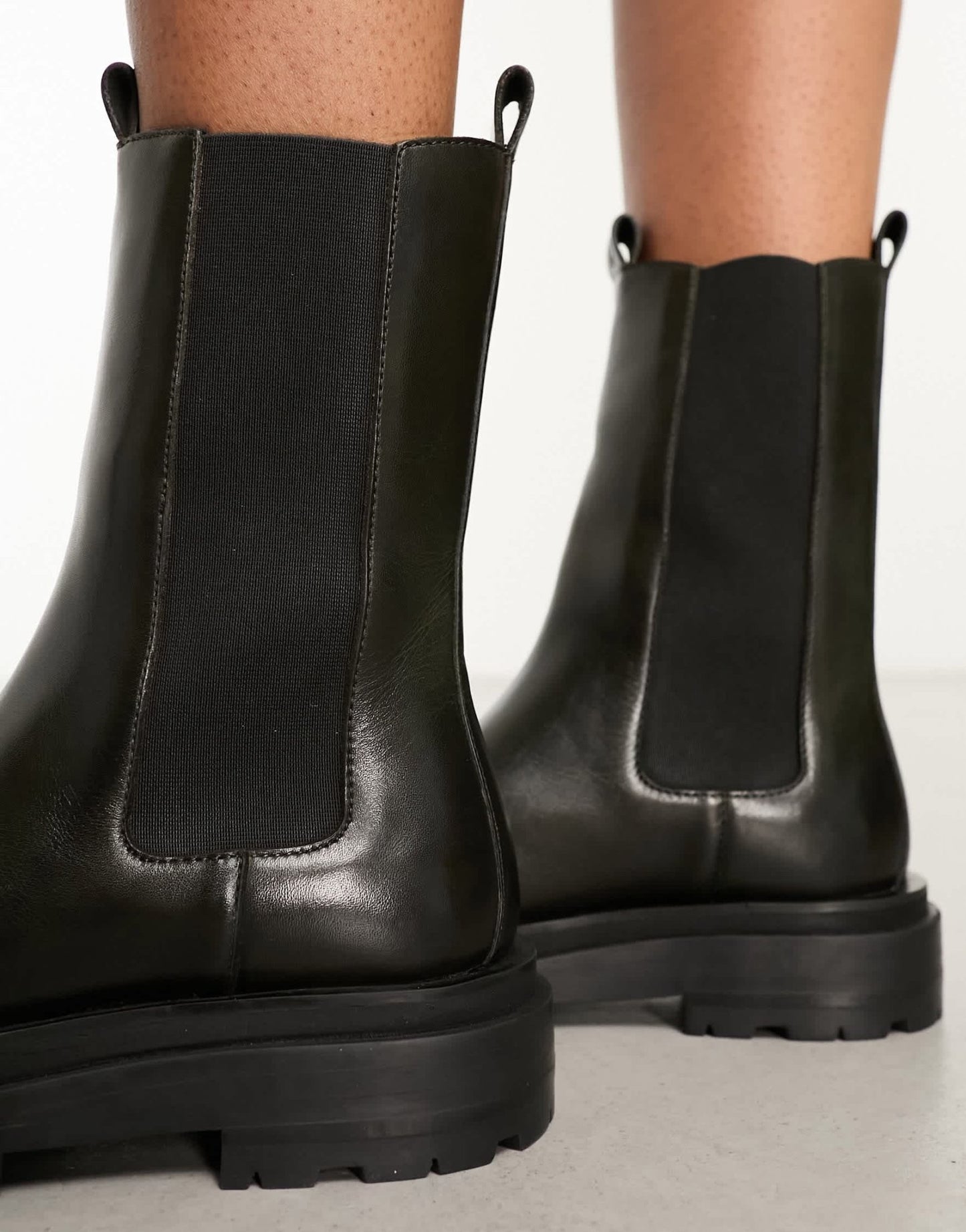 Walk London Dana chelsea boots in olive leather - ASOS Sample Sale EU Store