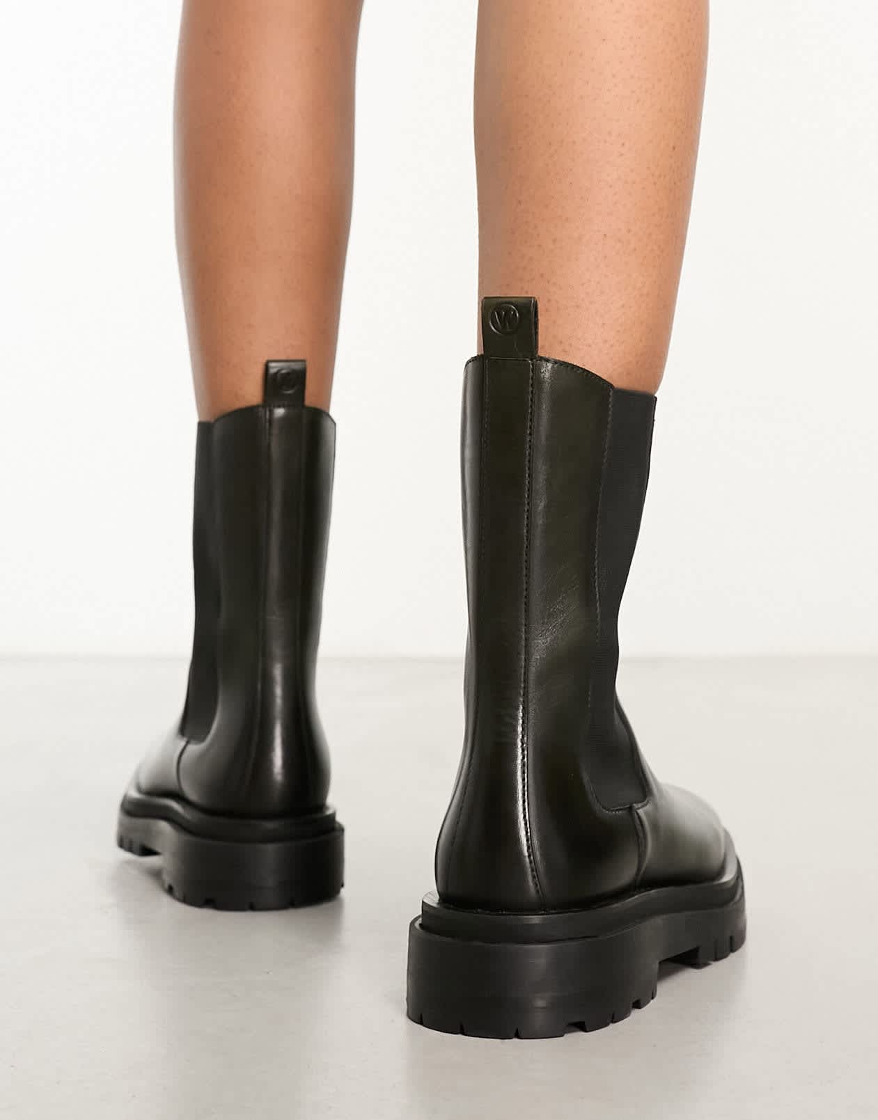 Walk London Dana chelsea boots in olive leather - ASOS Sample Sale EU Store