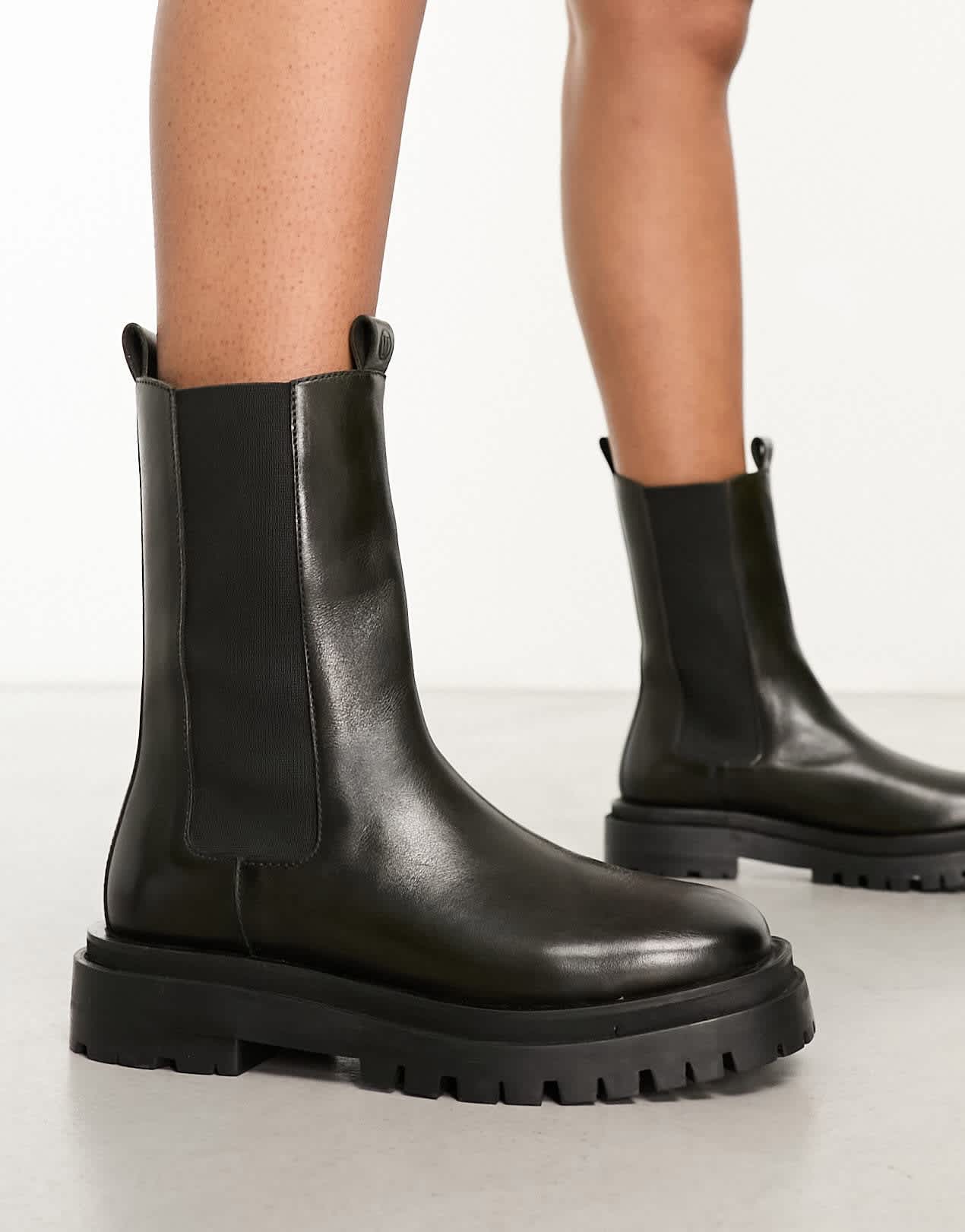 Walk London Dana chelsea boots in olive leather - ASOS Sample Sale EU Store