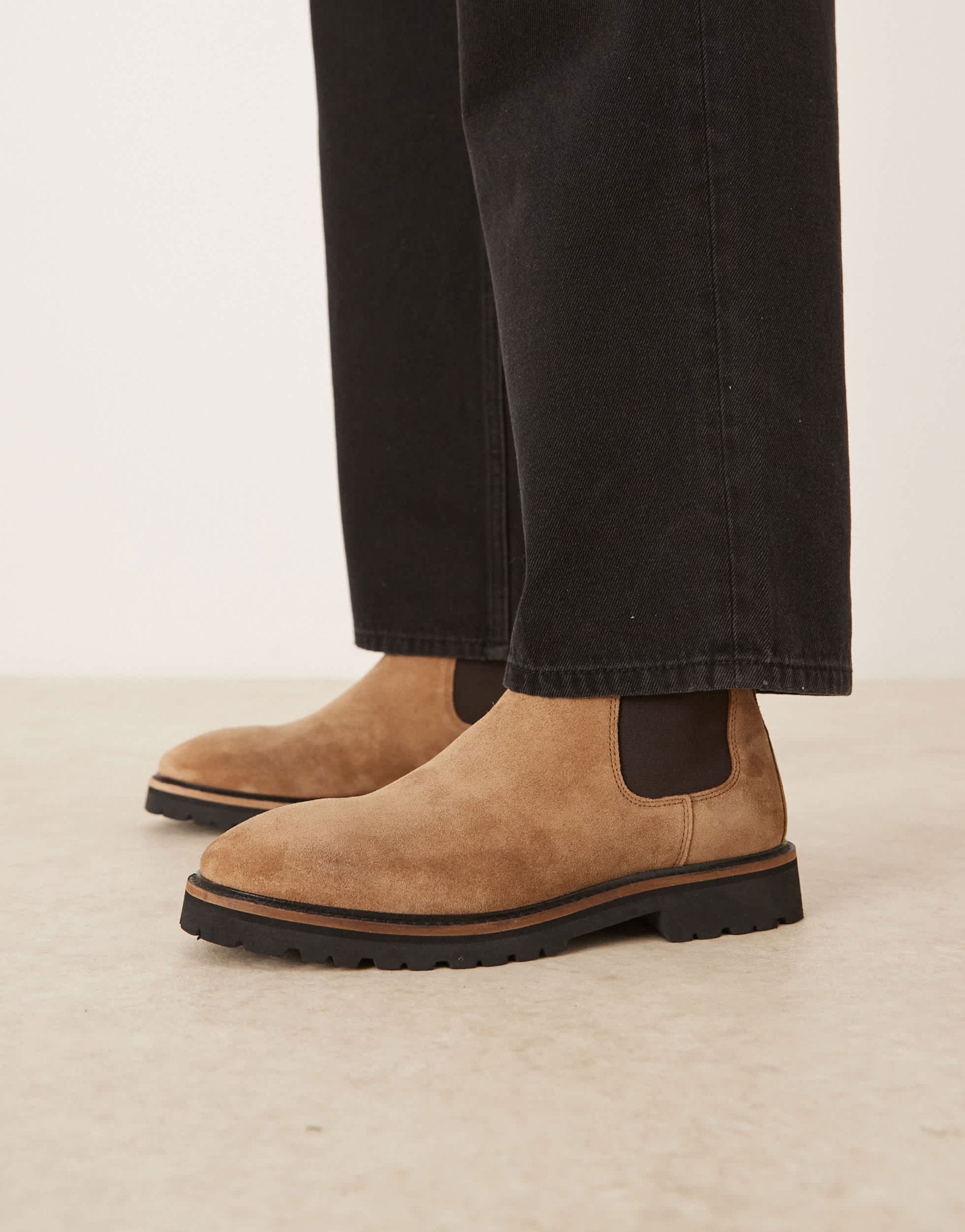 Walk London Mayfair chelsea boot in tan suede - ASOS Sample Sale EU Store