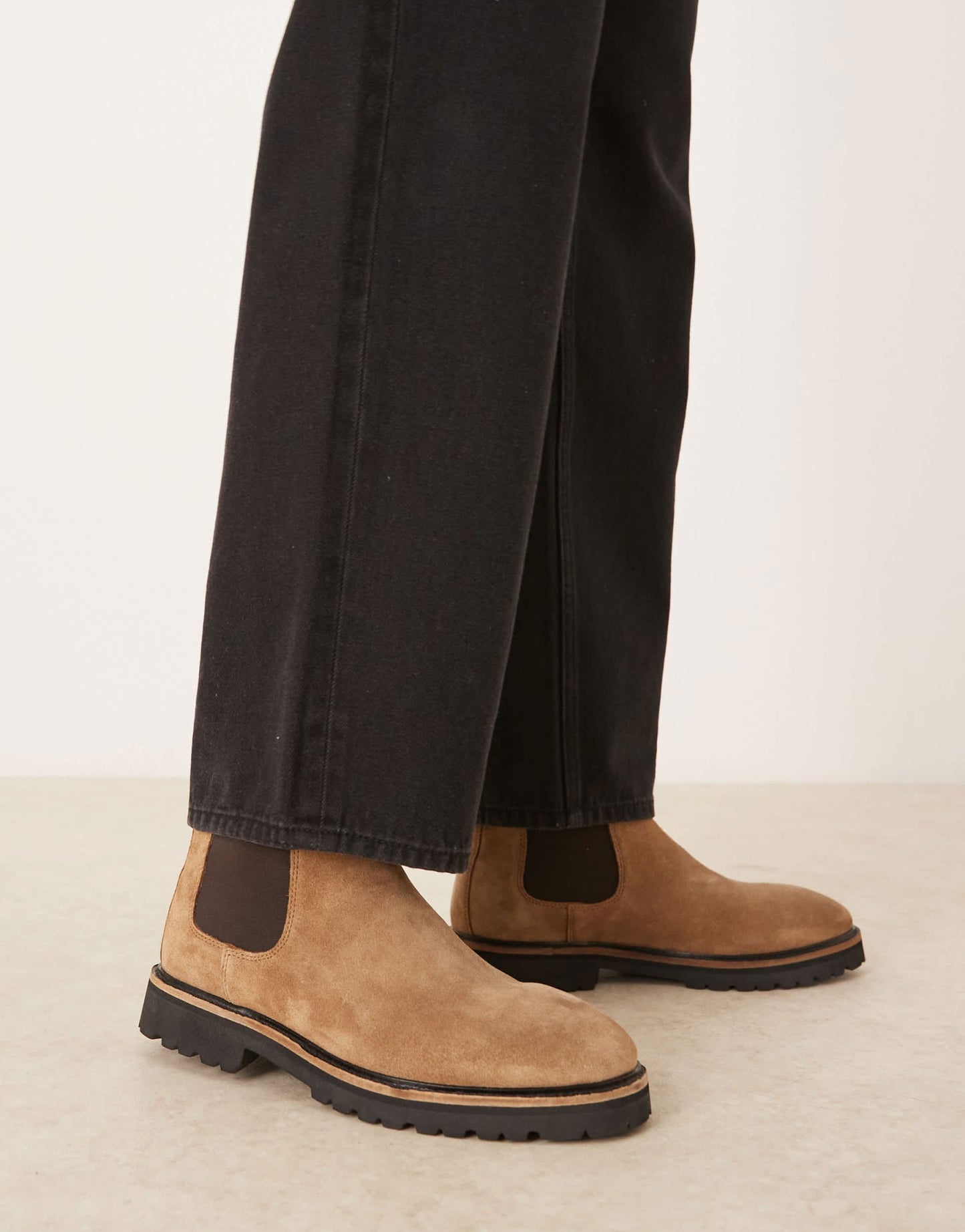 Walk London Mayfair chelsea boot in tan suede - ASOS Sample Sale EU Store
