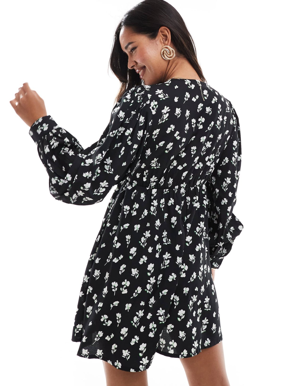 Wednesday's Girl ditsy floral smock mini dress in black and white - ASOS Sample Sale EU Store