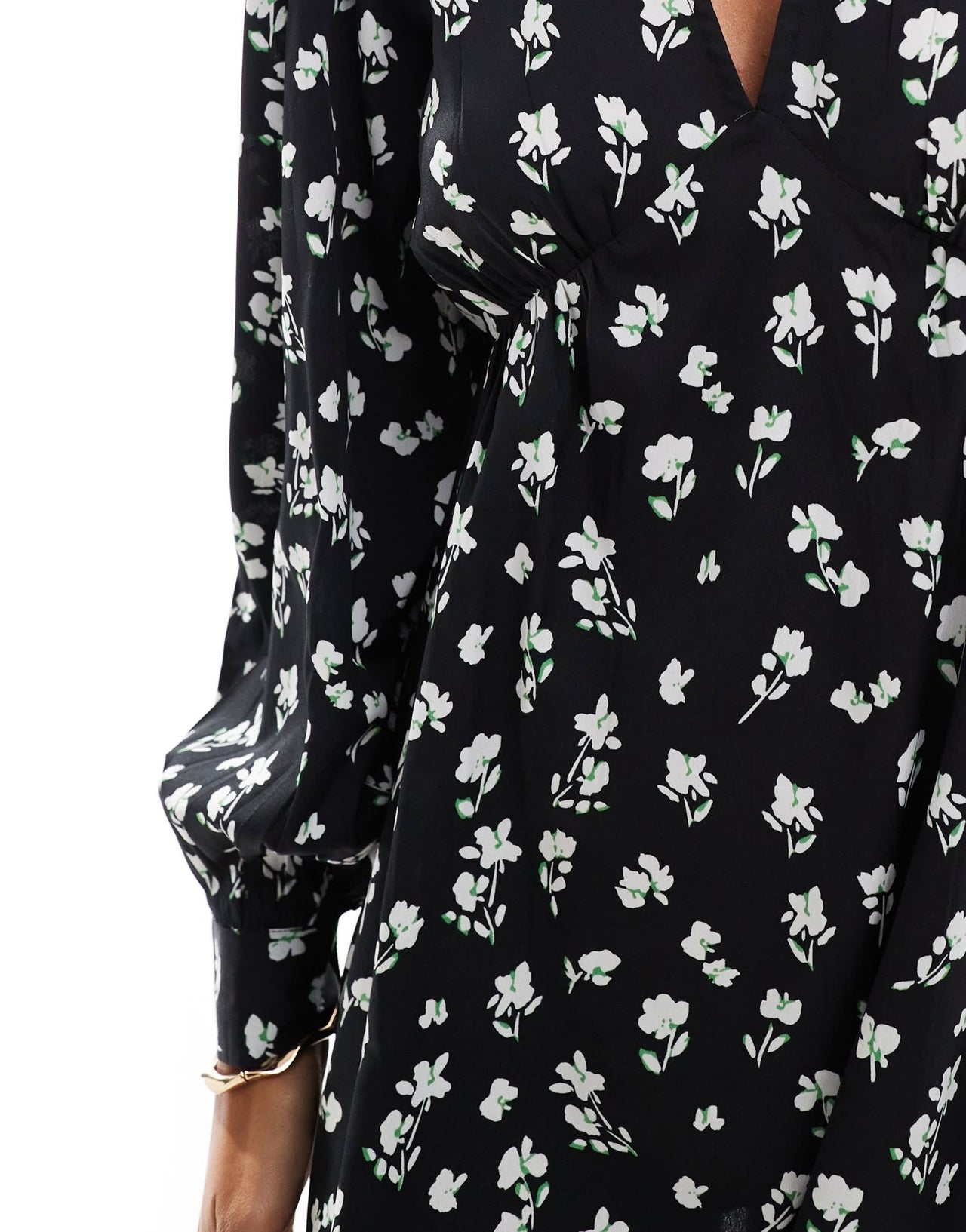Wednesday's Girl ditsy floral smock mini dress in black and white - ASOS Sample Sale EU Store