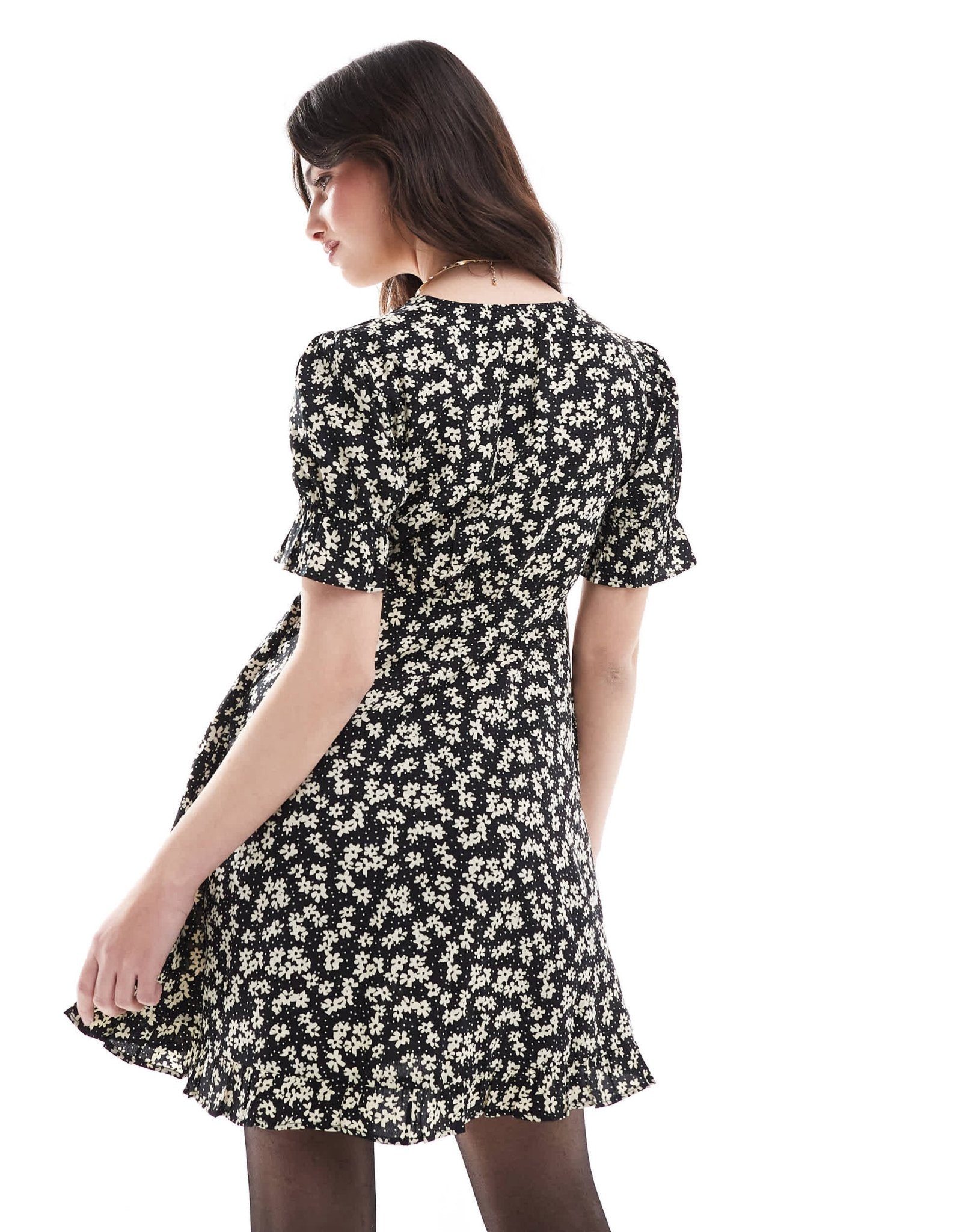 Wednesday's Girl flutter sleeve floral print mini dress in black and white - ASOS Sample Sale EU Store