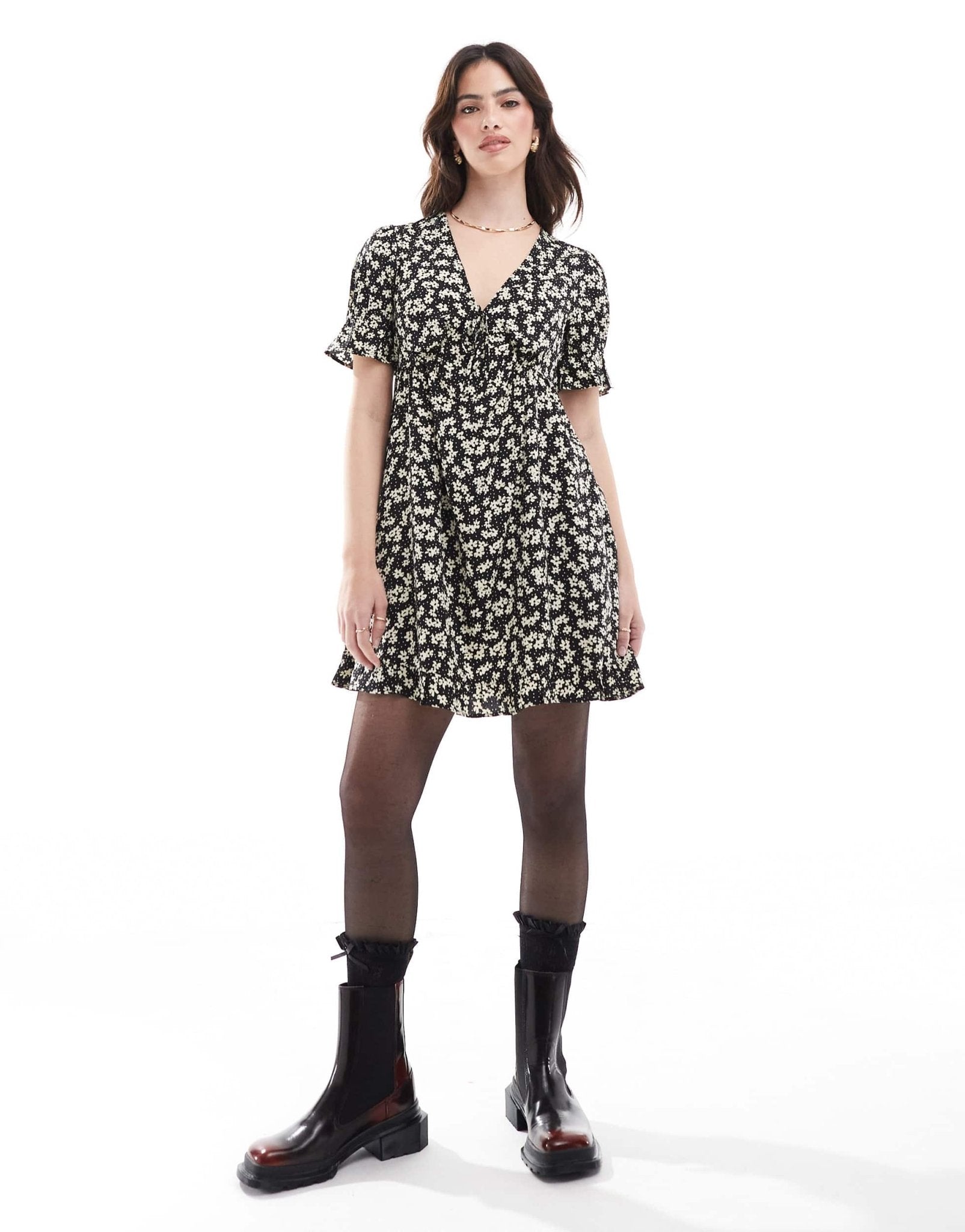 Wednesday's Girl flutter sleeve floral print mini dress in black and white - ASOS Sample Sale EU Store