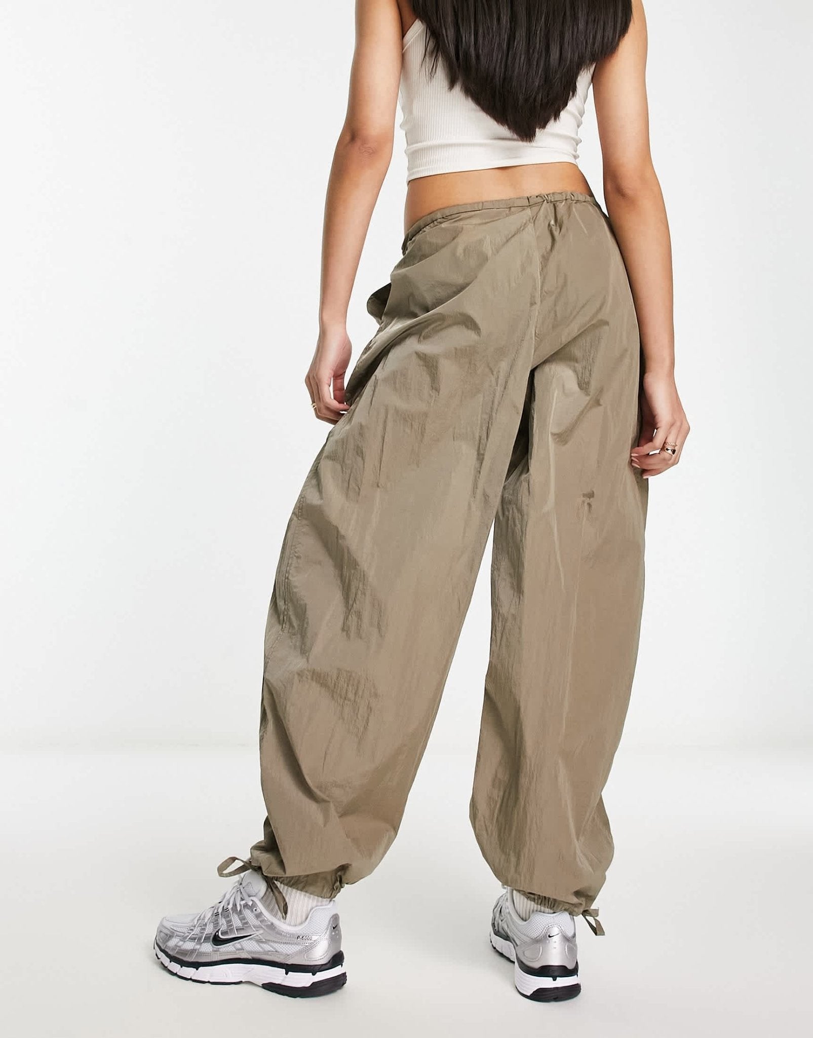 Weekday Alistar parachute trousers in khaki - ASOS Sample Sale EU Store