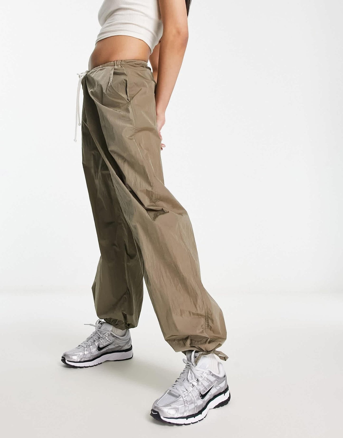Weekday Alistar parachute trousers in khaki - ASOS Sample Sale EU Store