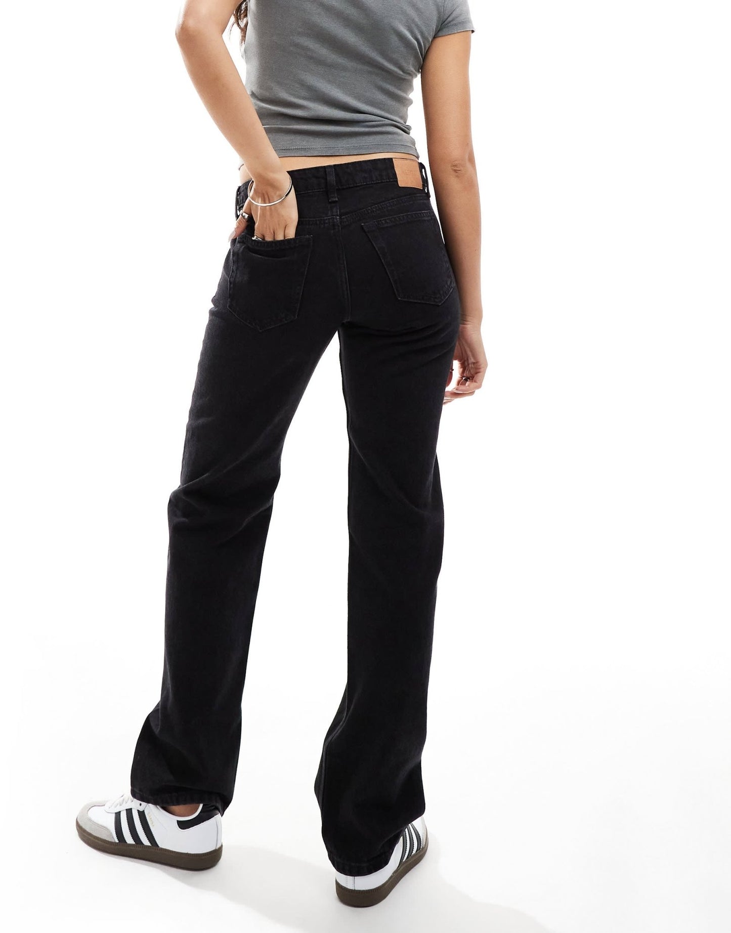 Weekday Arrow low waist regular fit straight leg jeans in tuned black - ASOS Sample Sale EU Store