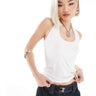 Weekday top de cuello halter Astrid de punto en blanco