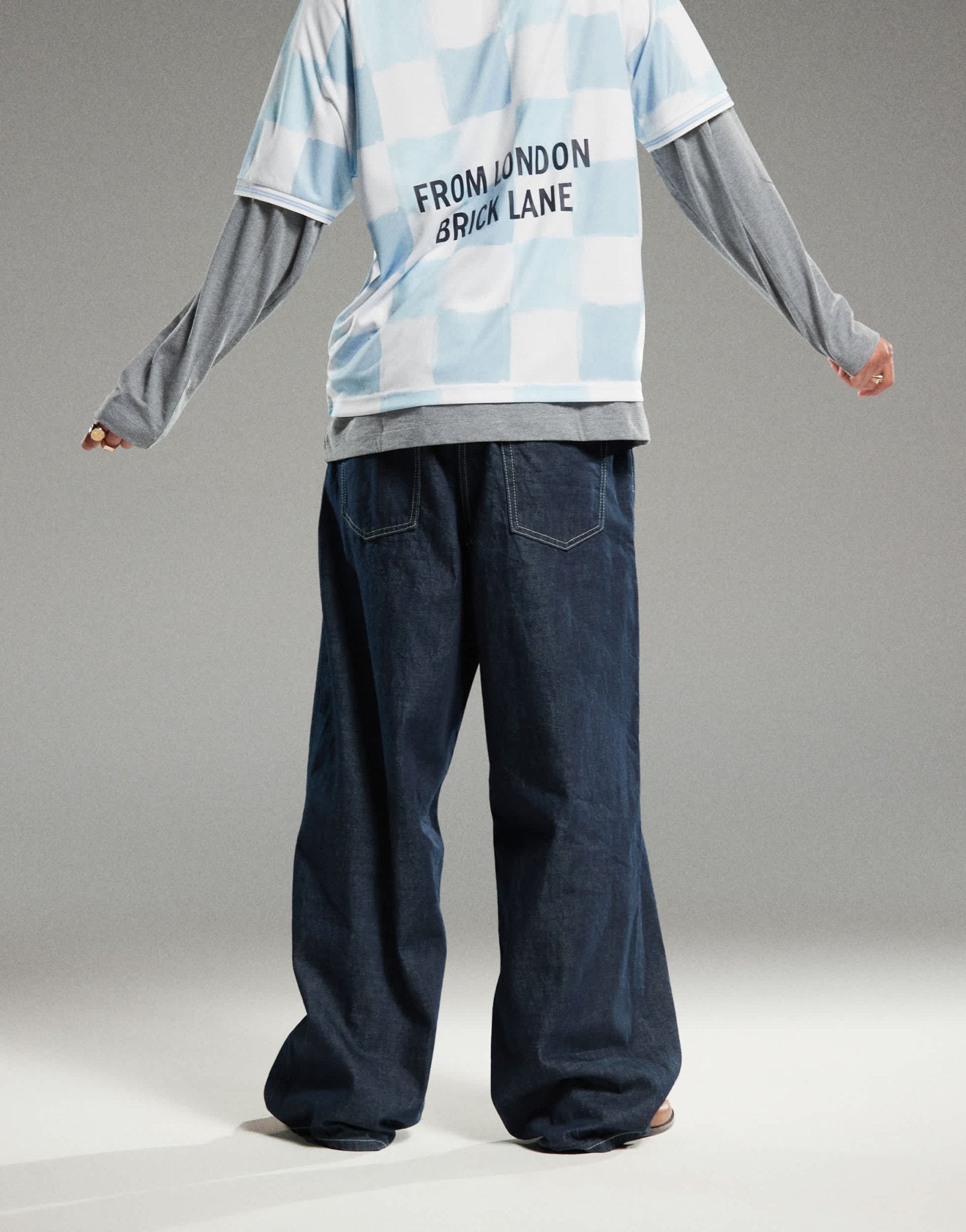 Weekday Astro Unisex low rise loose fit baggy jeans in blue rinse wash - ASOS Sample Sale EU Store