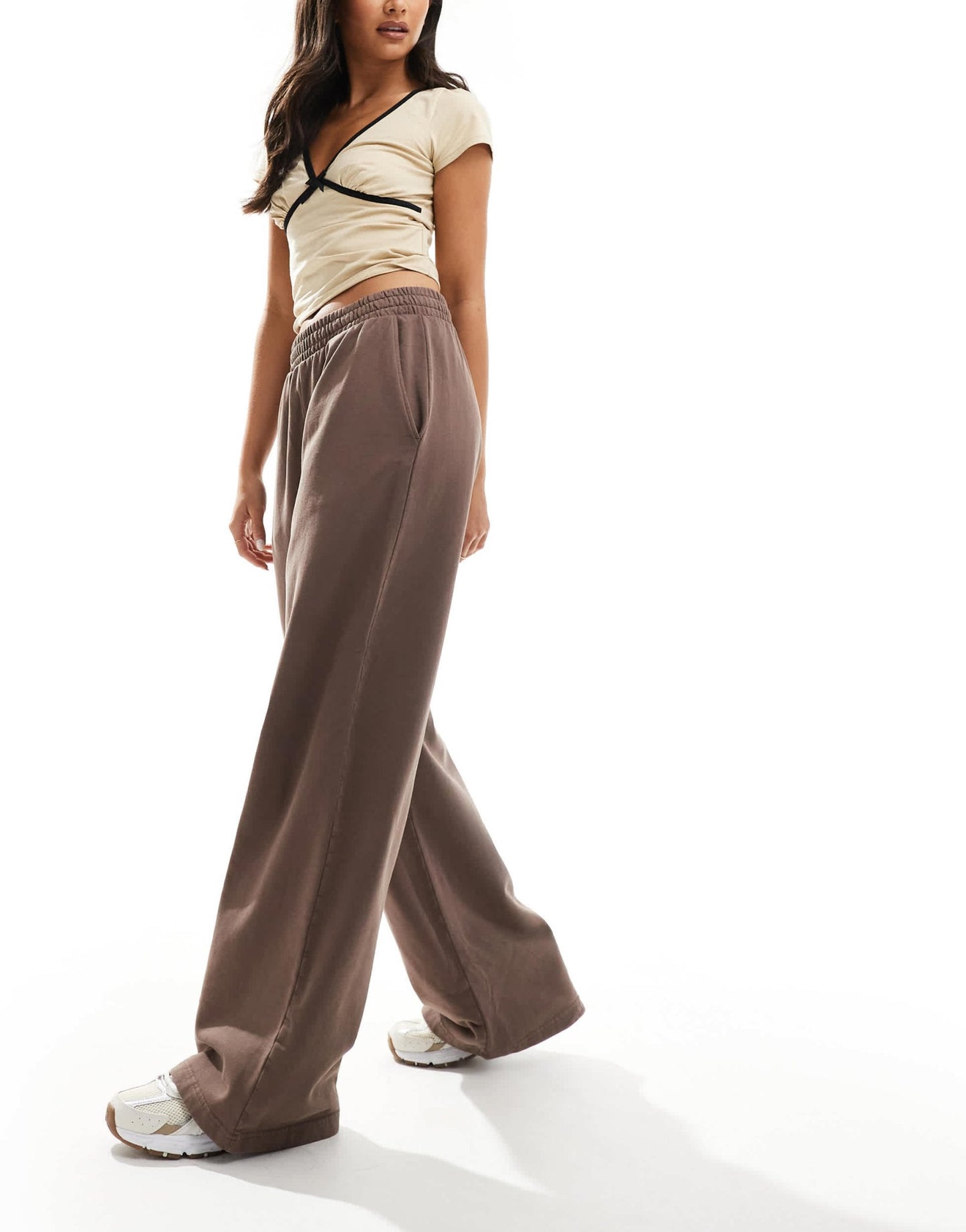 Weekday loose wide fit joggers in mole - ASOS Sample Sale EU Store