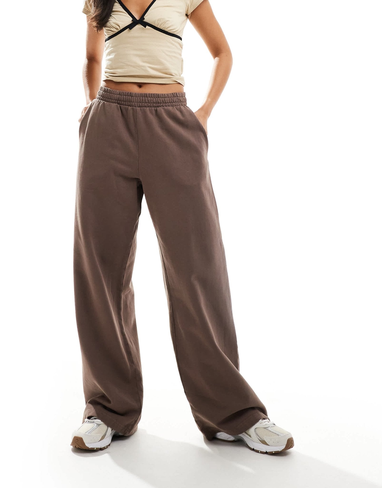 Weekday loose wide fit joggers in mole - ASOS Sample Sale EU Store