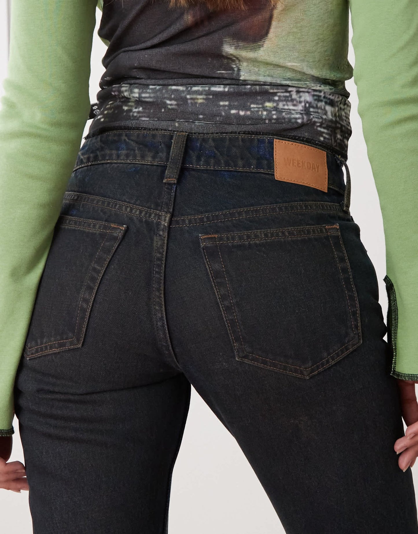 Weekday Nail low waist slim leg jeans in dark blue wash - ASOS Sample Sale EU Store