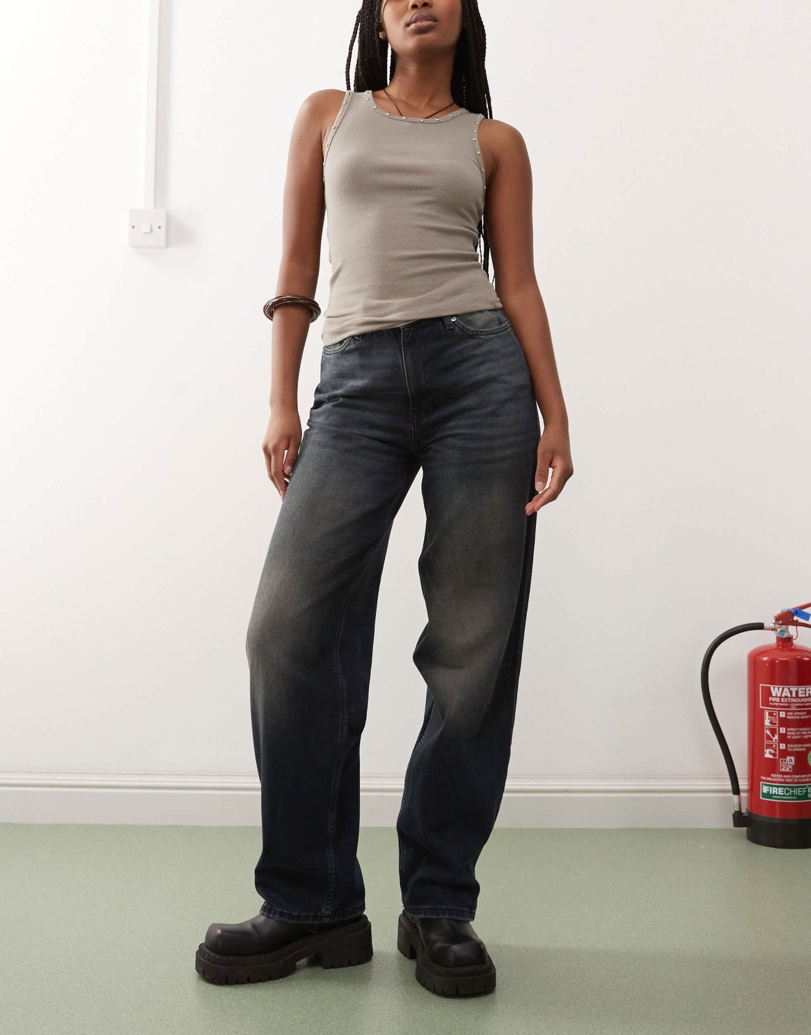 Weekday Rail mid rise baggy fit jeans in deep ocean blue - ASOS Sample Sale EU Store