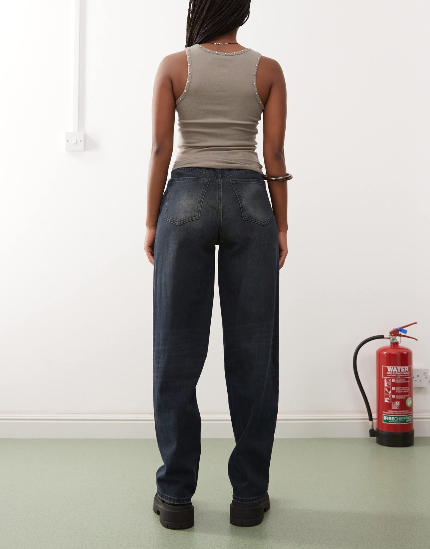 Weekday Rail mid rise baggy fit jeans in deep ocean blue - ASOS Sample Sale EU Store