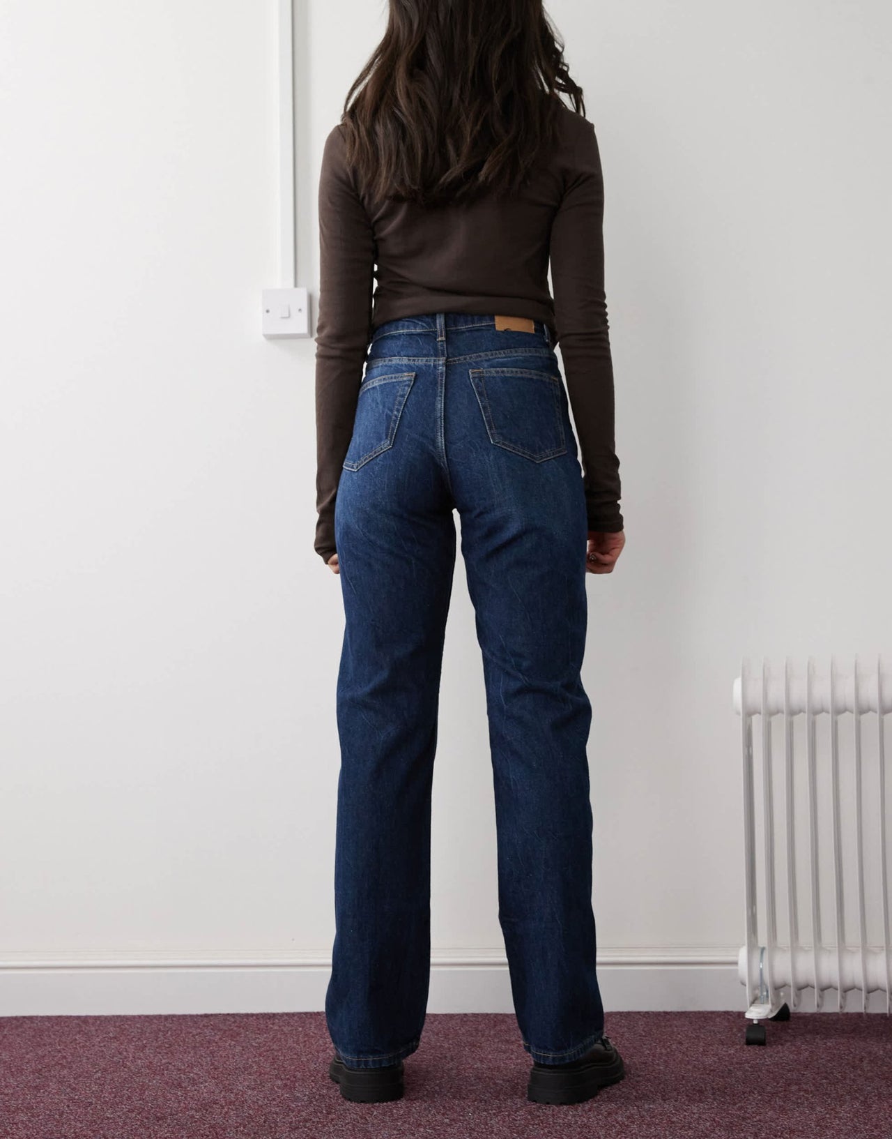 Weekday Rowe extra high waist regular fit straight leg jeans in compact blue - ASOS Sample Sale EU Store