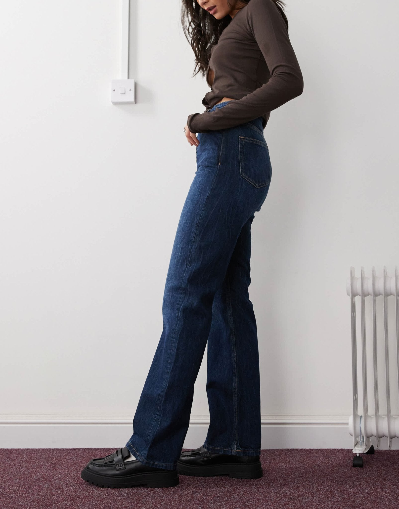Weekday Rowe extra high waist regular fit straight leg jeans in compact blue - ASOS Sample Sale EU Store