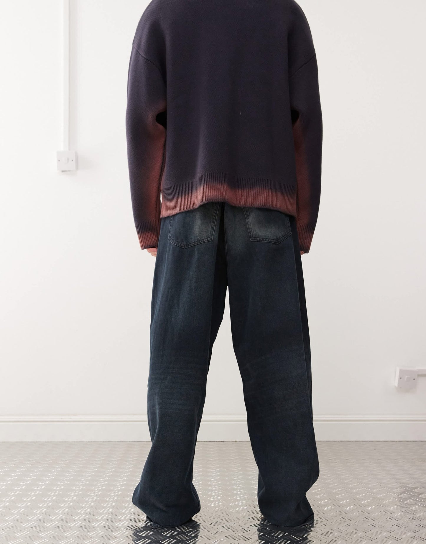 Weekday Unisex Astro low rise loose fit baggy jeans in streaky blue wash - ASOS Sample Sale EU Store