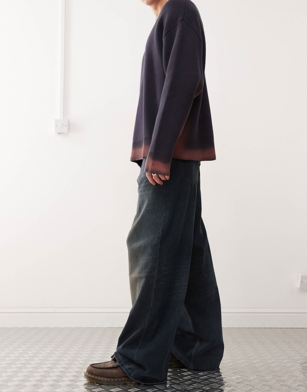 Weekday Unisex Astro low rise loose fit baggy jeans in streaky blue wash - ASOS Sample Sale EU Store