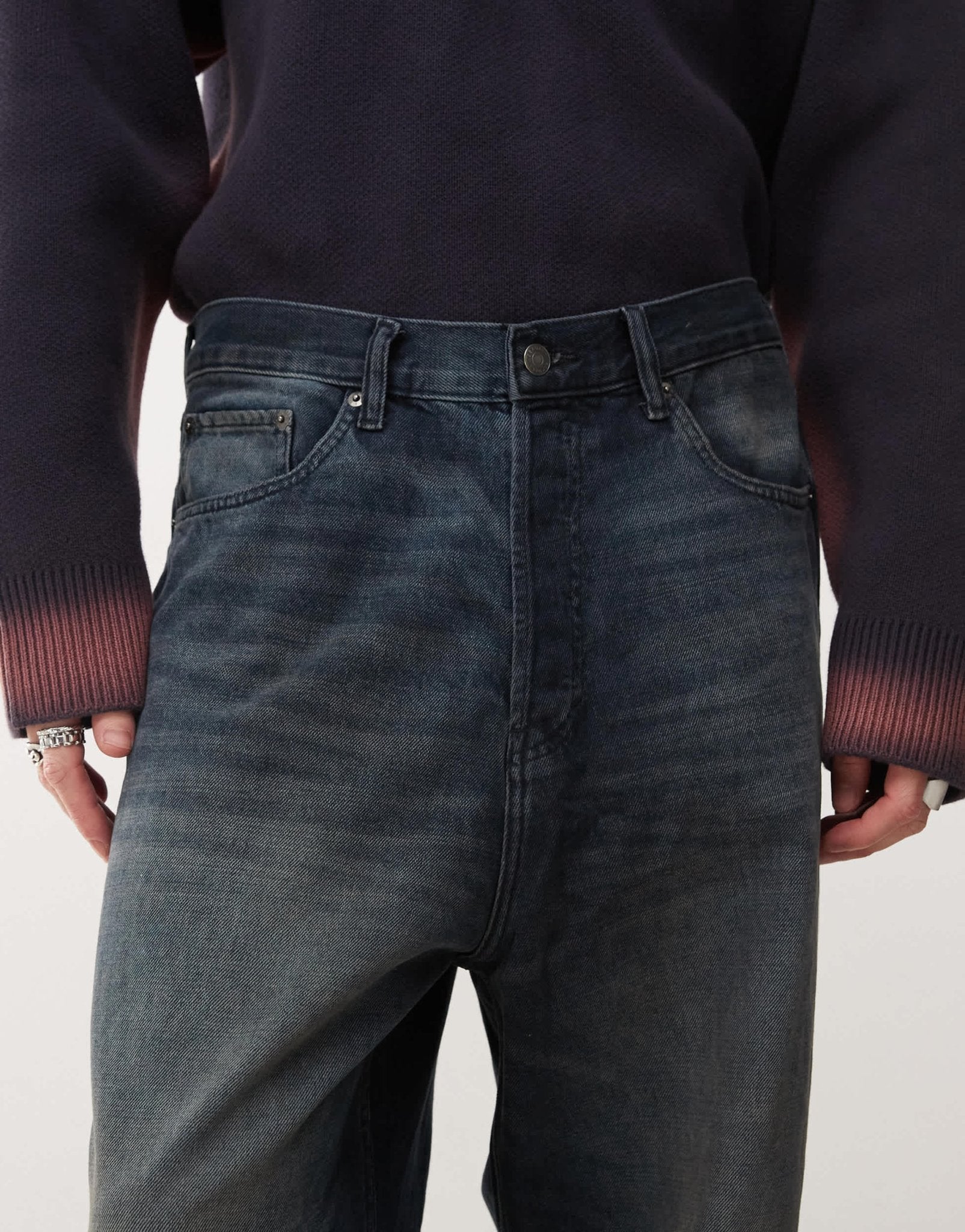 Weekday Unisex Astro low rise loose fit baggy jeans in streaky blue wash - ASOS Sample Sale EU Store