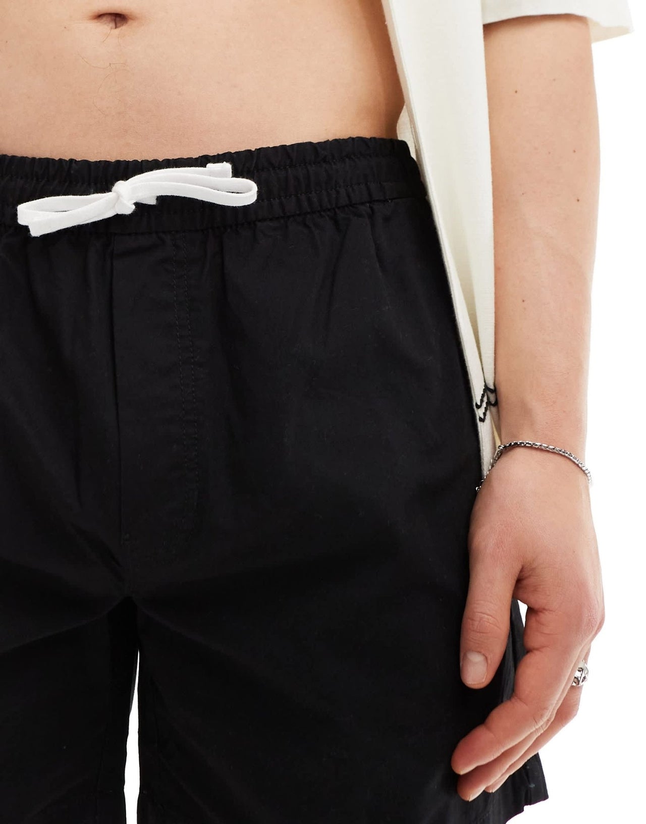 Weekday Zed regular fit shorts in black - ASOS Sample Sale EU Store