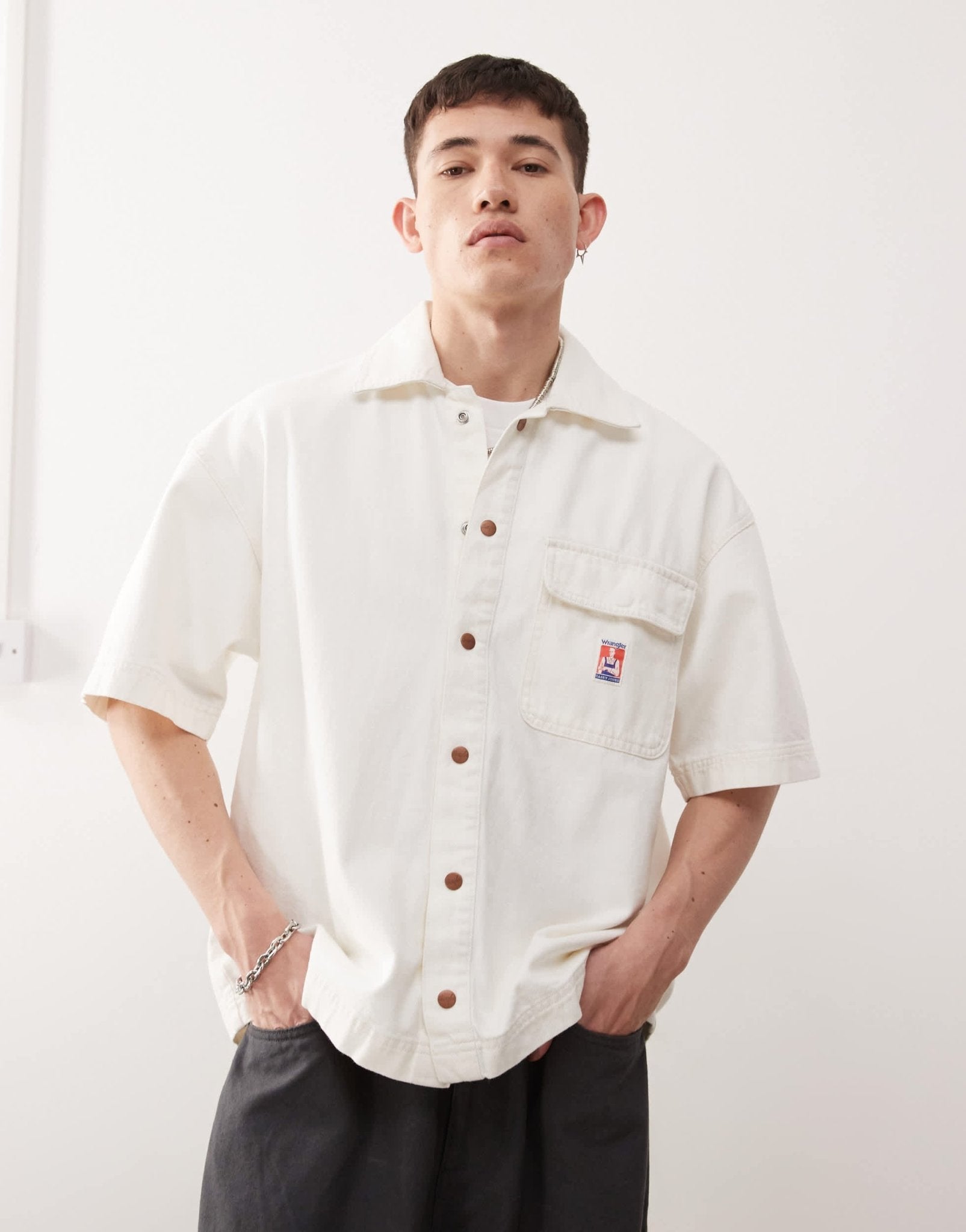 Wrangler Casey Jones workwear short sleeve loose twill overshirt in ecru - ASOS Sample Sale EU Store