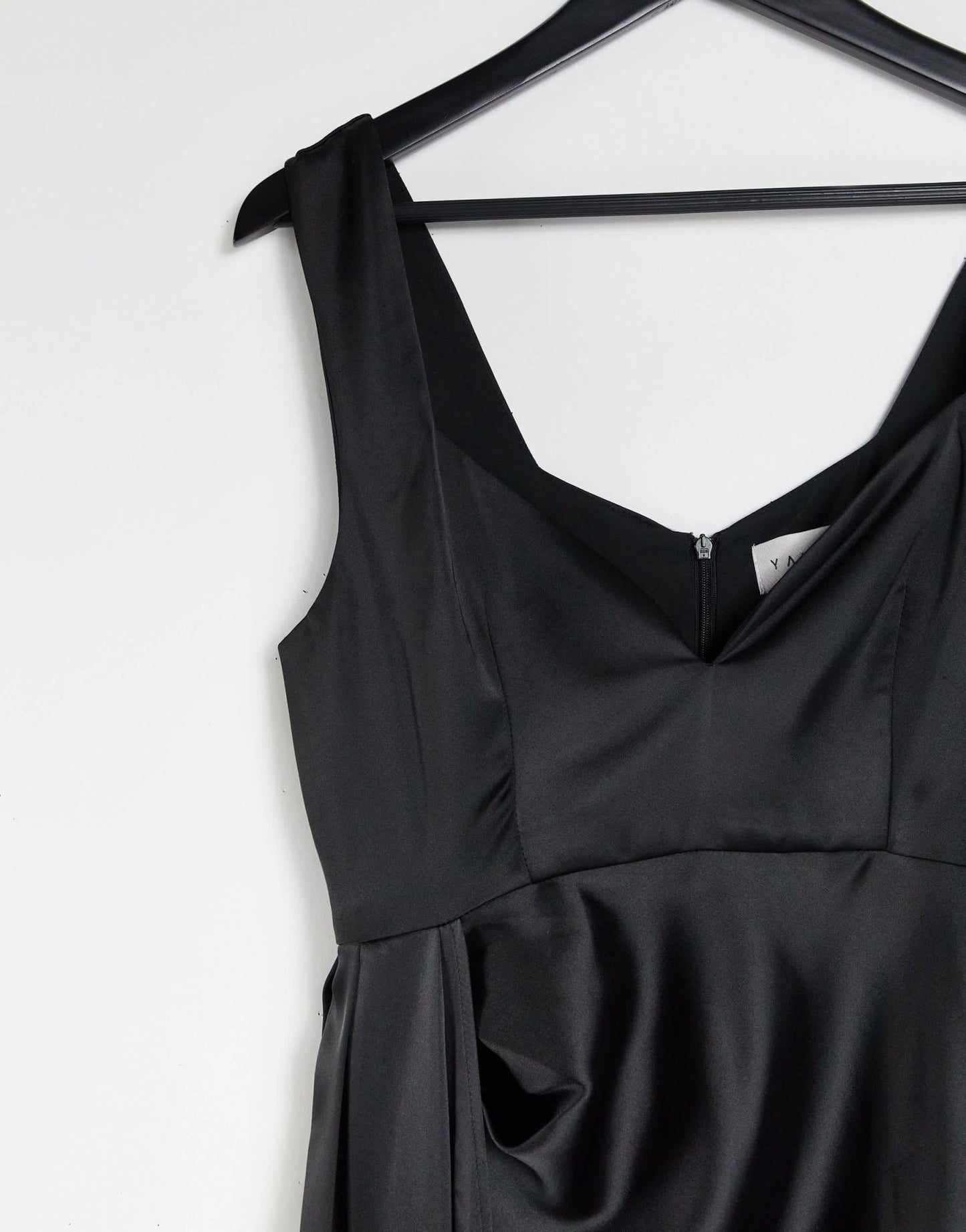 Yaura sweetheart midaxi dress in black - ASOS Sample Sale EU Store